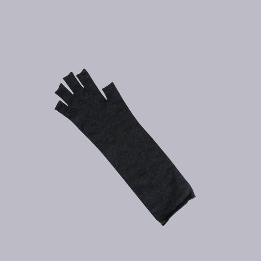 Nishiguchi Kutsushita | Teni Merino Wool Gloves | Charcoal